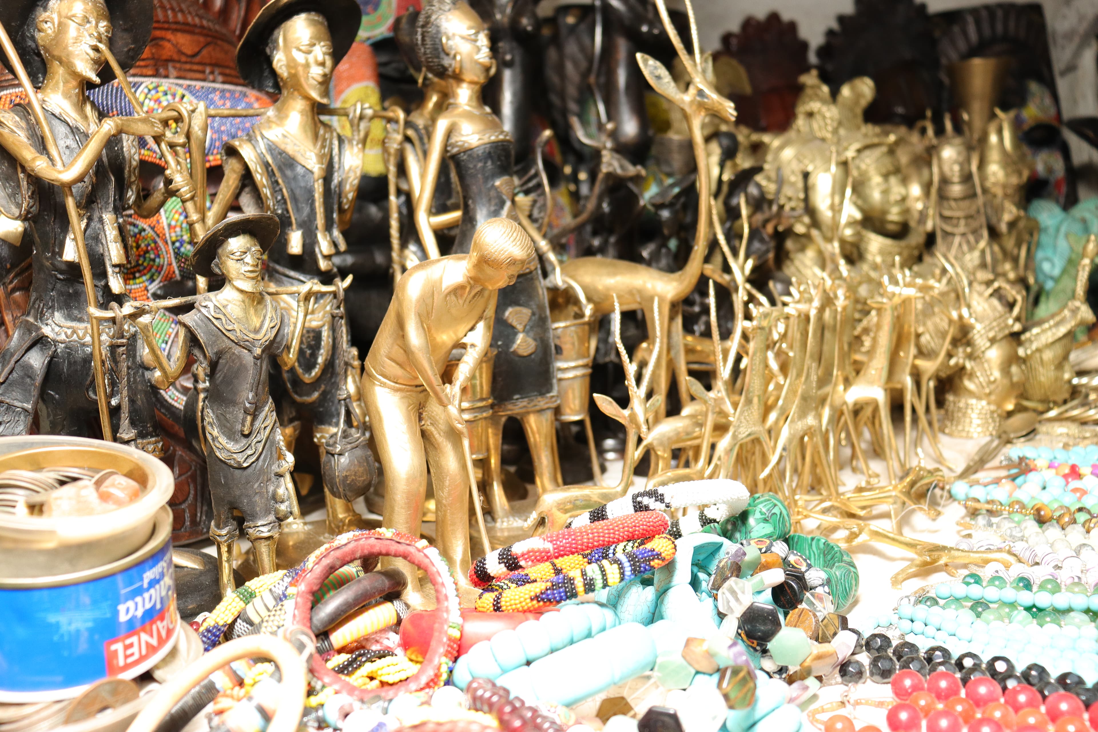 Art & Exhibition